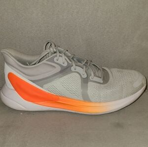 Lululemon blissfeel running shoes, size 9.5, in colorway vapor/highlight